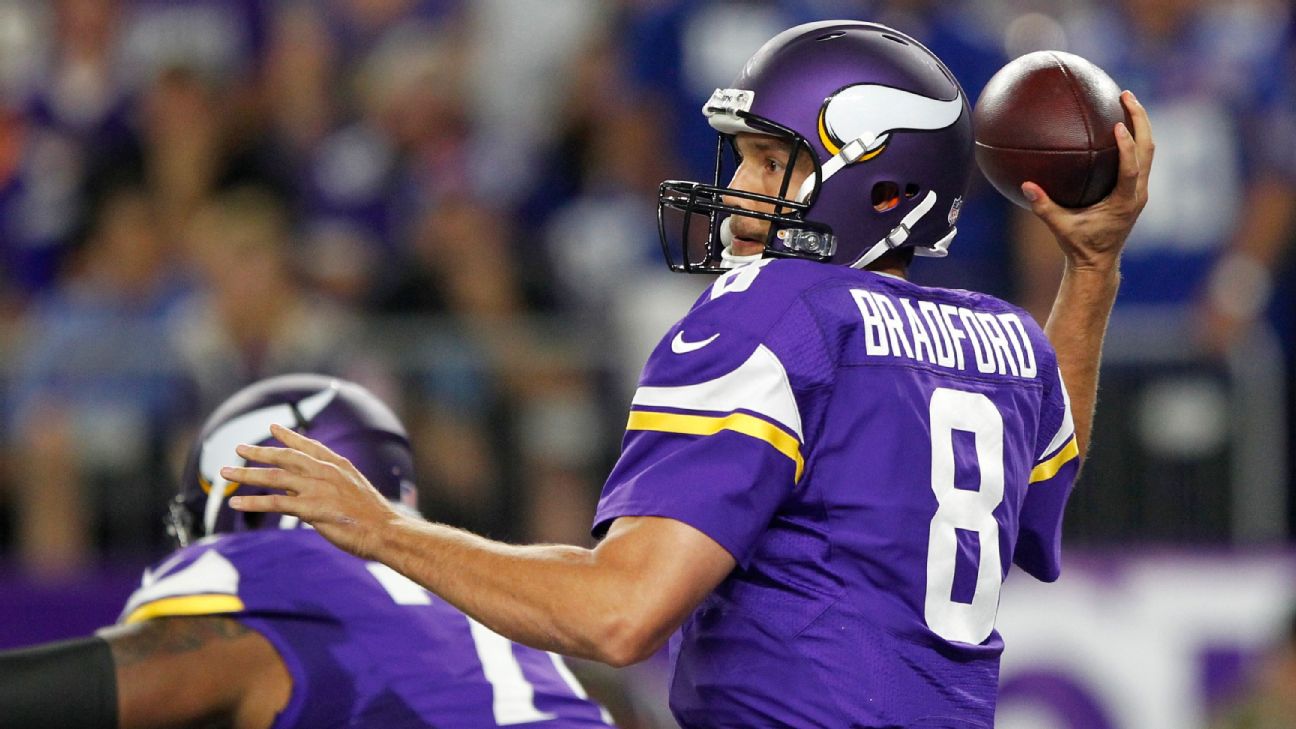 Minnesota Vikings quarterback Sam Bradford throws a pass during the second  half of an NFL football game against the Houston Texans Sunday, Oct. 9,  2016, in Minneapolis. (AP Photo/Andy Clayton-King)