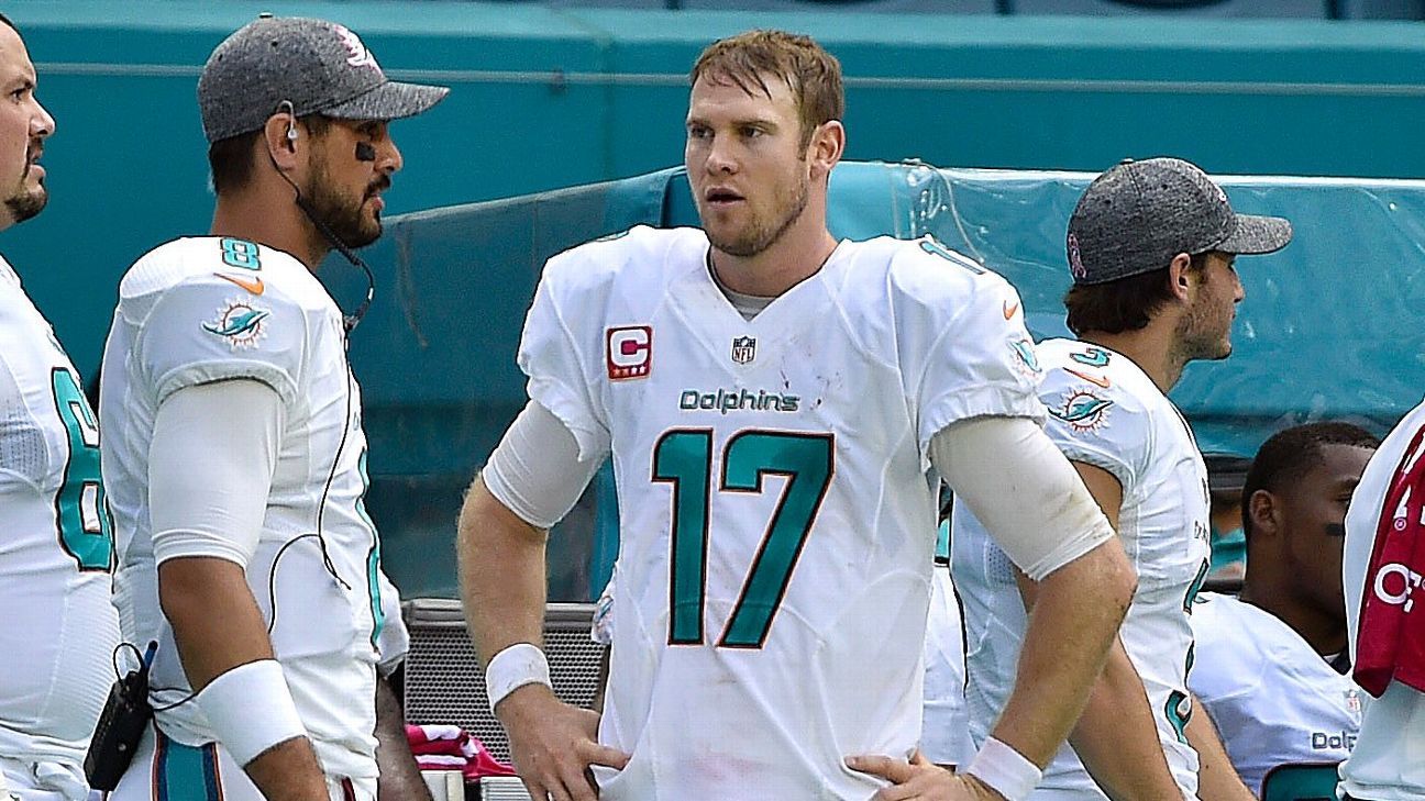 Ryan Tannehill's injury hurts the Dolphins, but they can lean on Matt Moore  