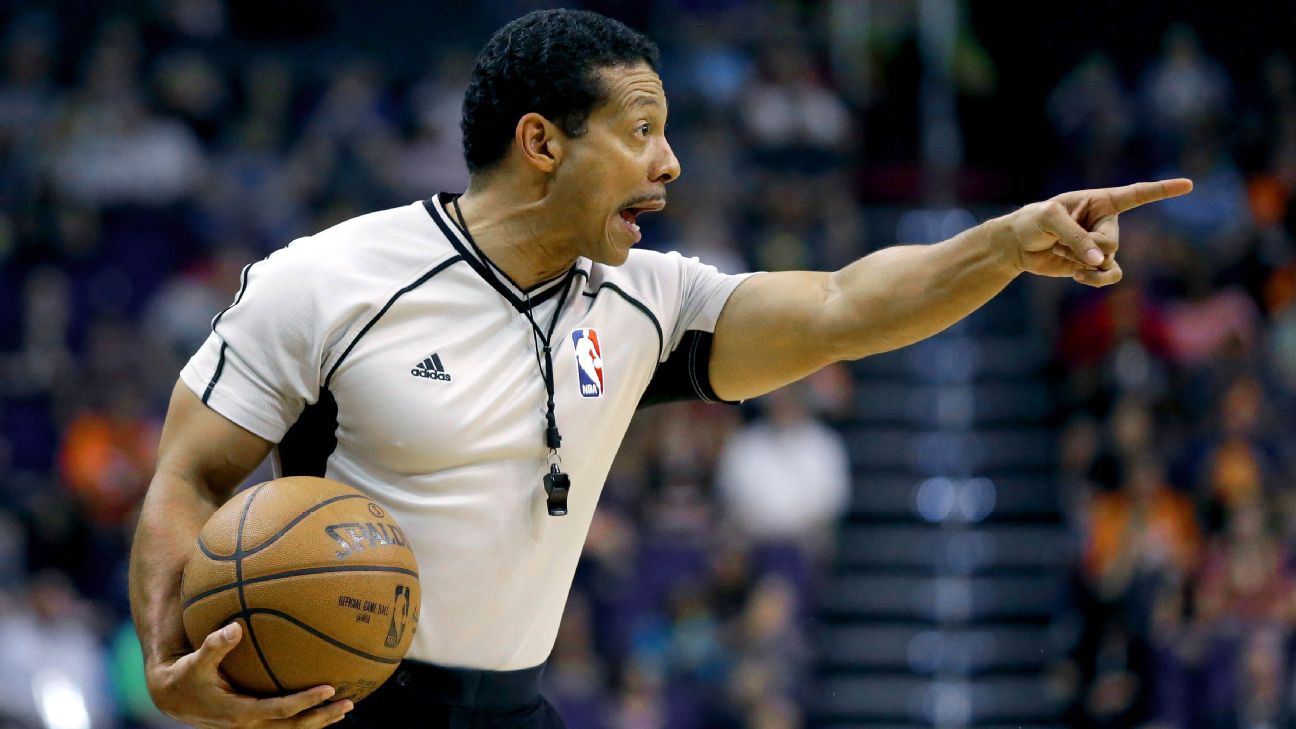 How To A Referee For Nba Nba Referee Zach Zarba Shows Us What