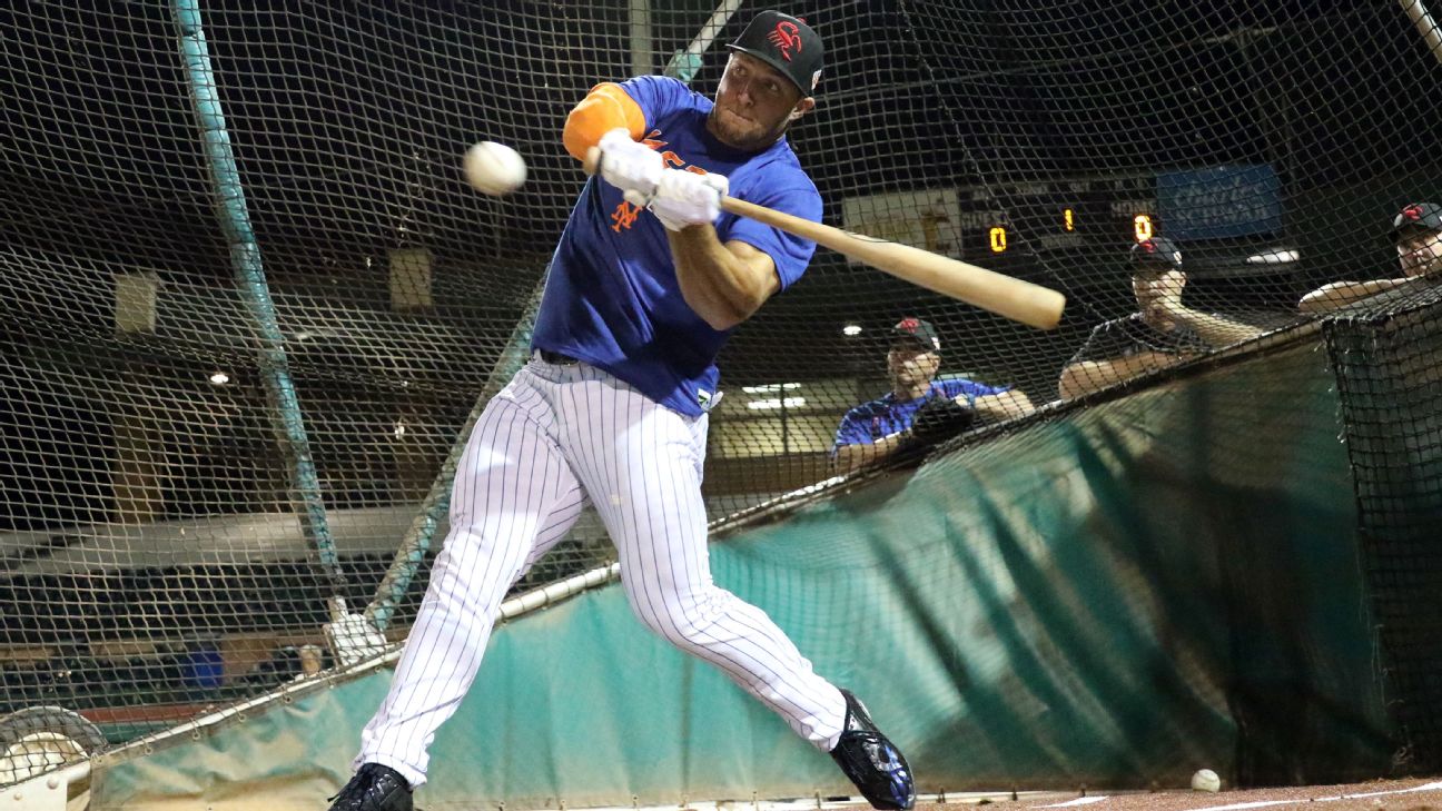 Tim Tebow takes 1st big swing at baseball career