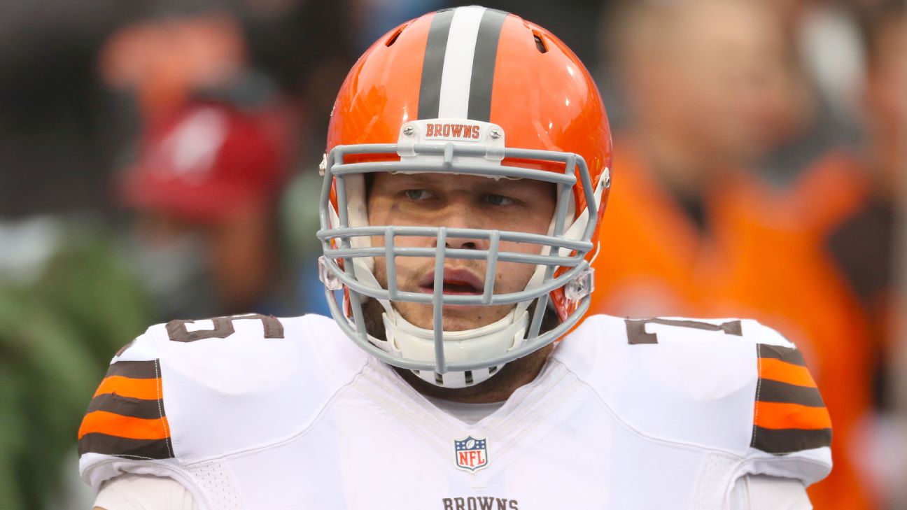 Joel Bitonio and 2 Cleveland Browns w/ down stock vs.Miami Dolphins