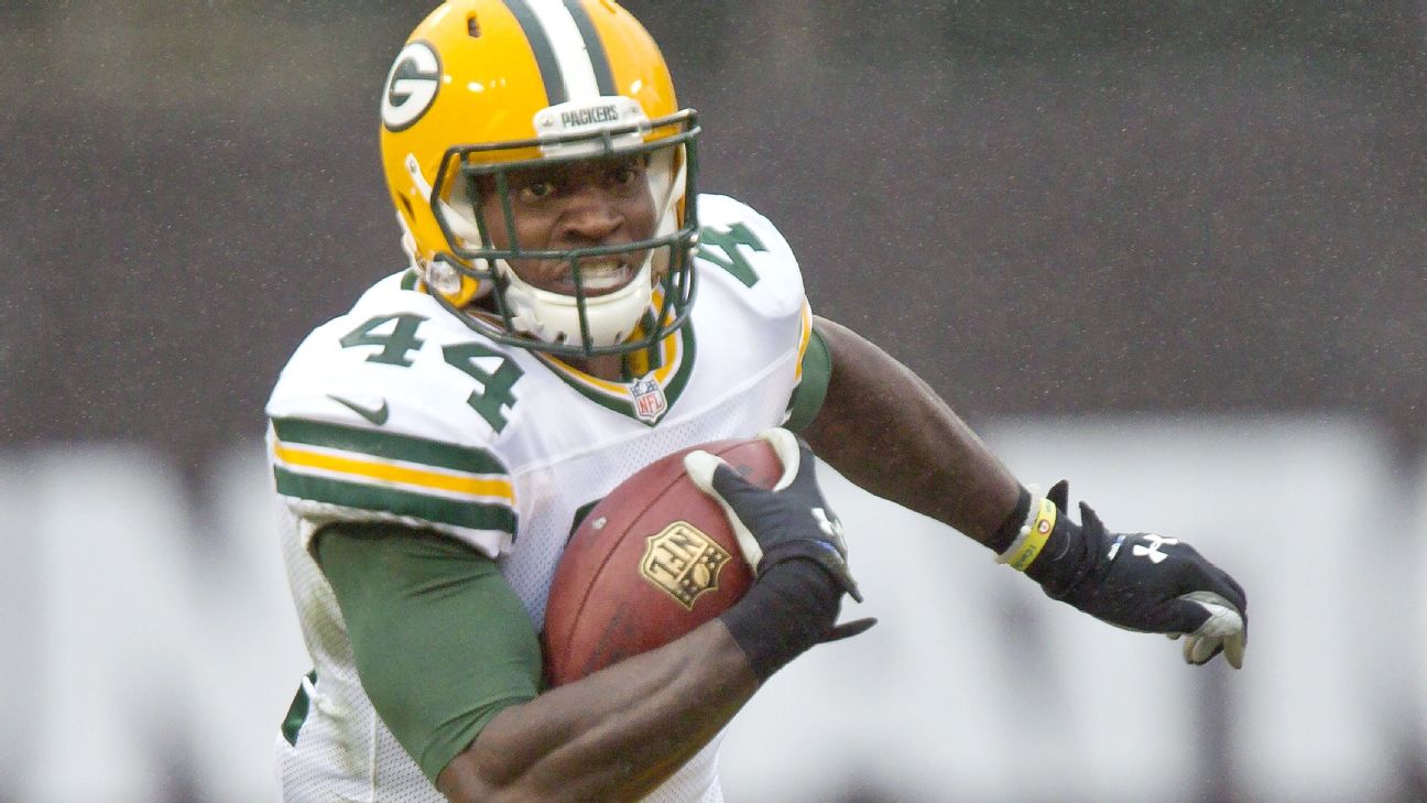 Green Bay Packers' James Starks sprains knee