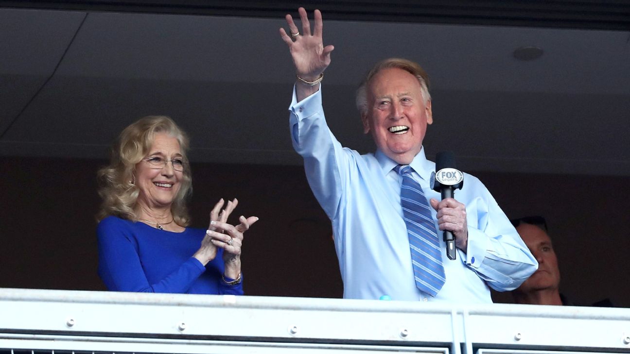 Hall of Fame broadcaster Vin Scully home from hospital after falling