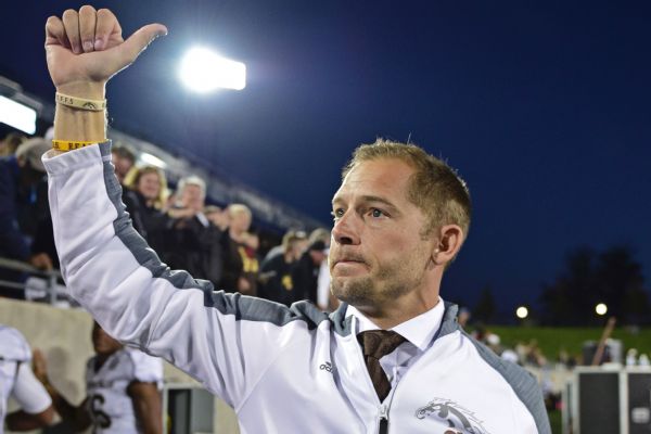 Minnesota hires P.J. Fleck as head football coach