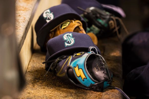 Mariners place reliever Tayler Saucedo (knee) on IL