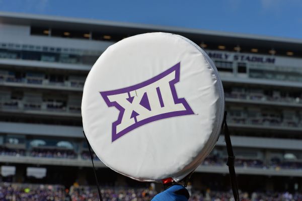Big 12 logo on yard marker [600x400]