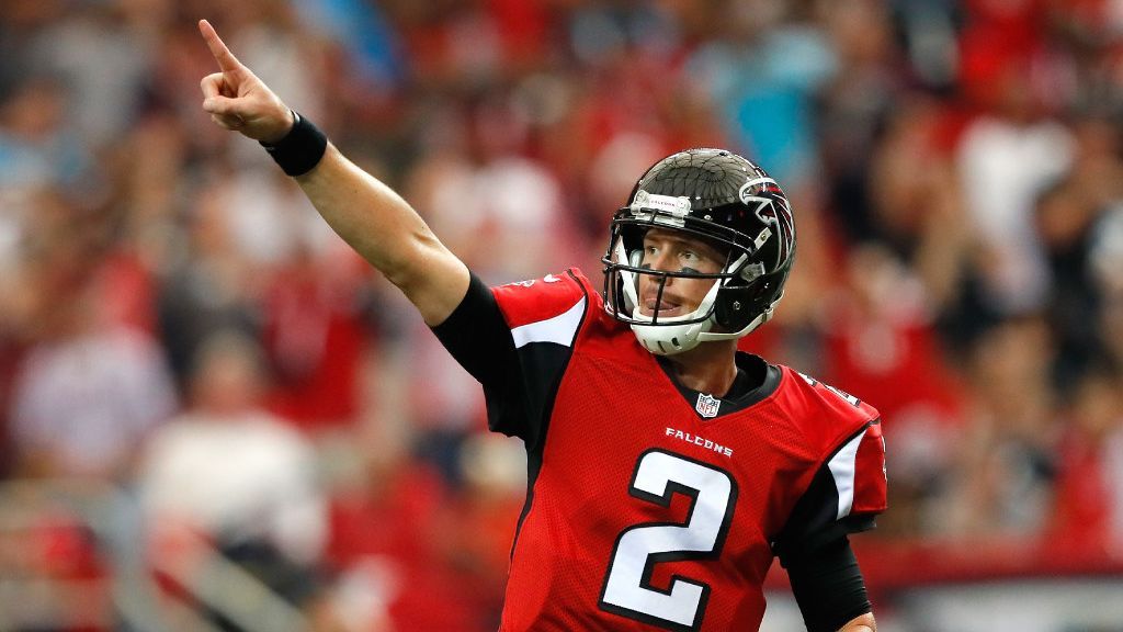 PHOTO: Falcons QB Matt Ryan shows off his Luke Kuechly Panthers jersey 