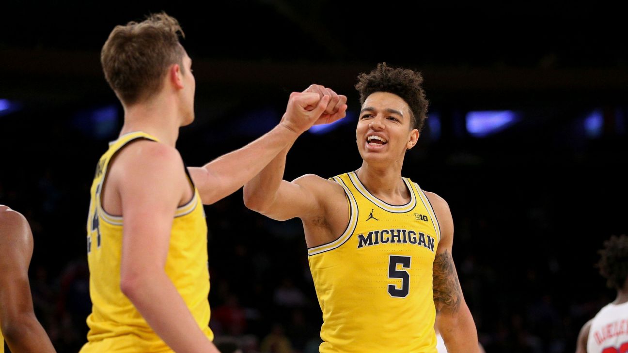 Bucks select Michigan's D.J. Wilson with 17th pick in NBA draft