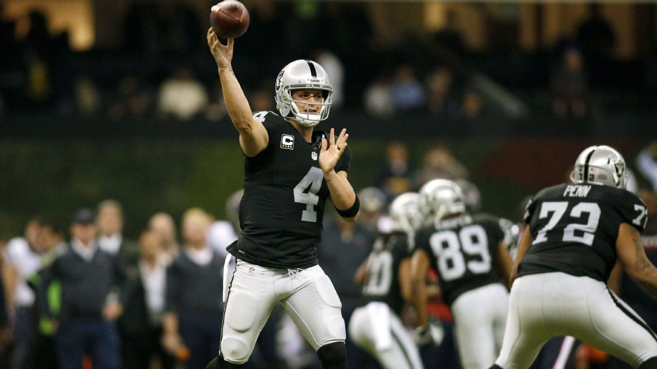 Derek Carr, Oakland Raiders rally past Houston Texans in Mexico City 