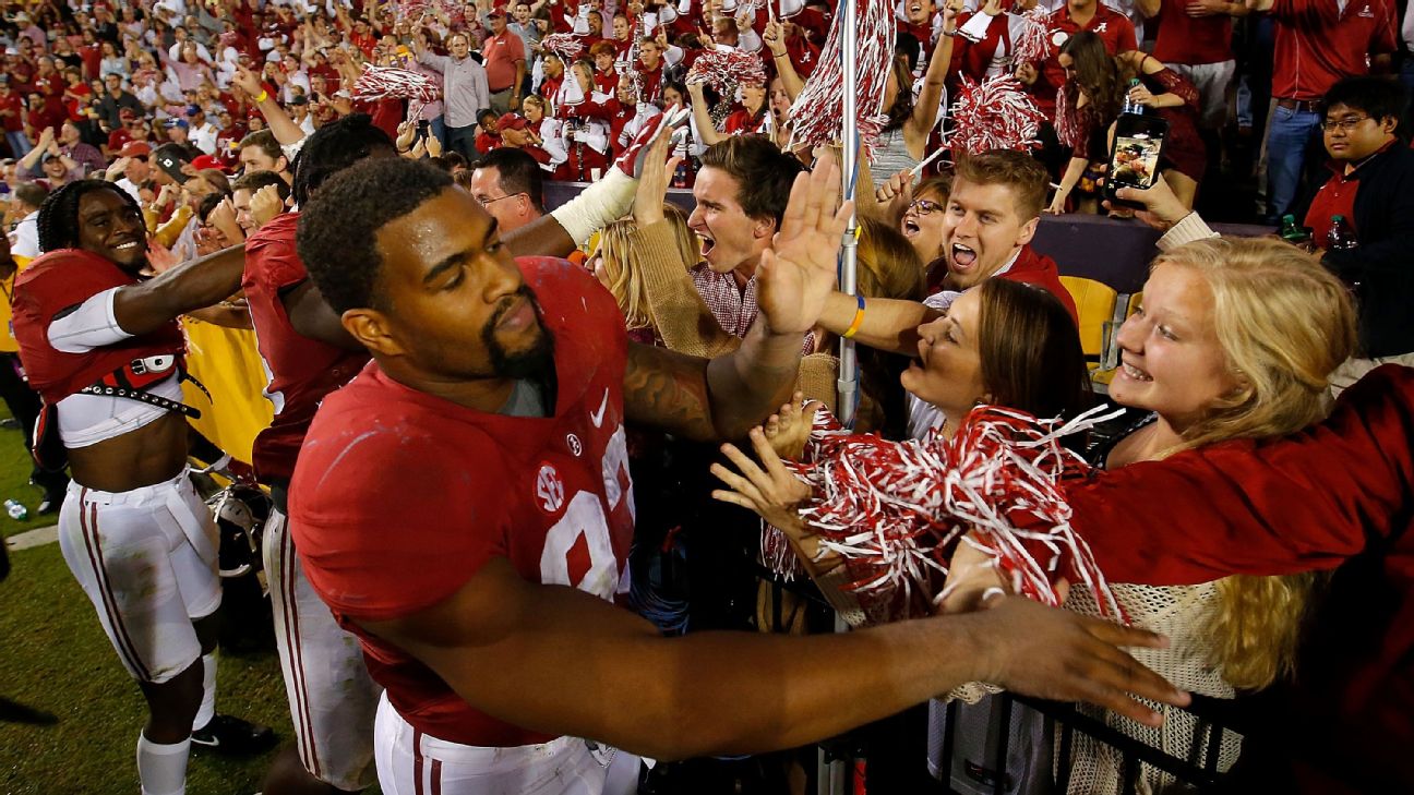 Derek Barnett, Myles Garrett meet in semi-finals of CFB Player