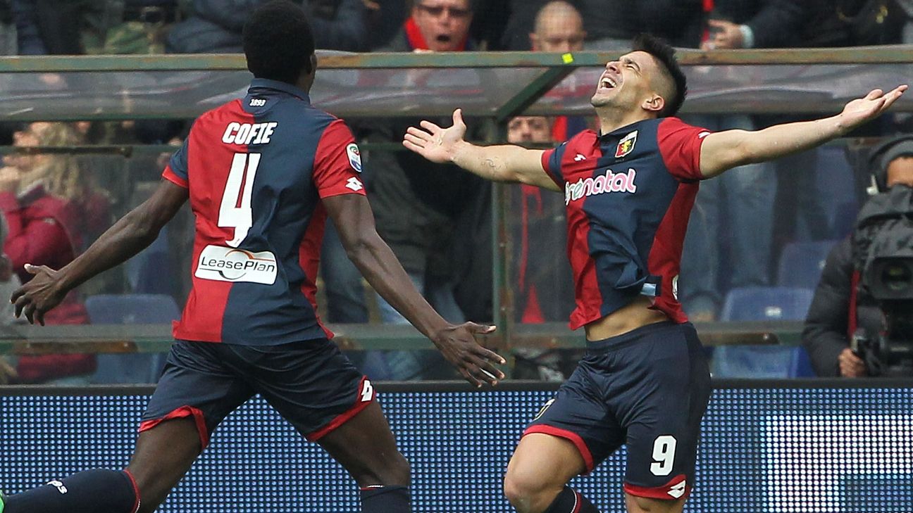 Giovanni Simeone of Genoa CFC reacts during the Serie A match between  News Photo - Getty Images