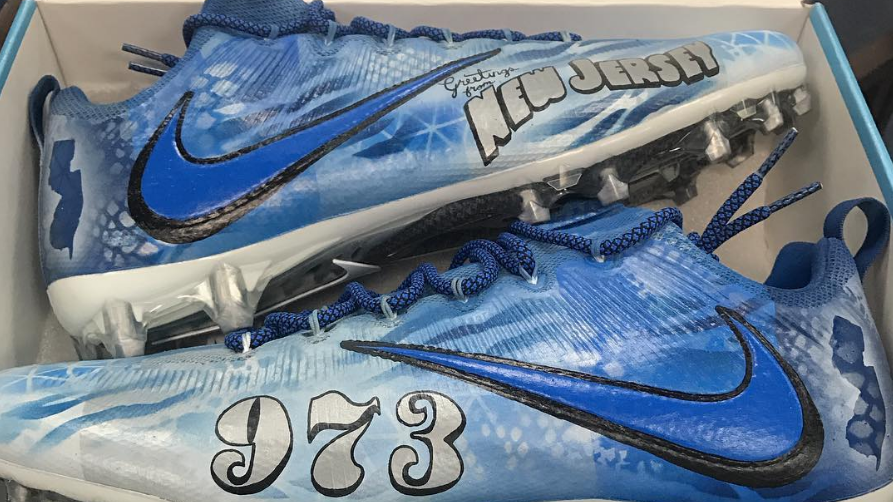 LOOK: Eric Ebron's PlayStation cleats with Color Rush unis vs. Bears