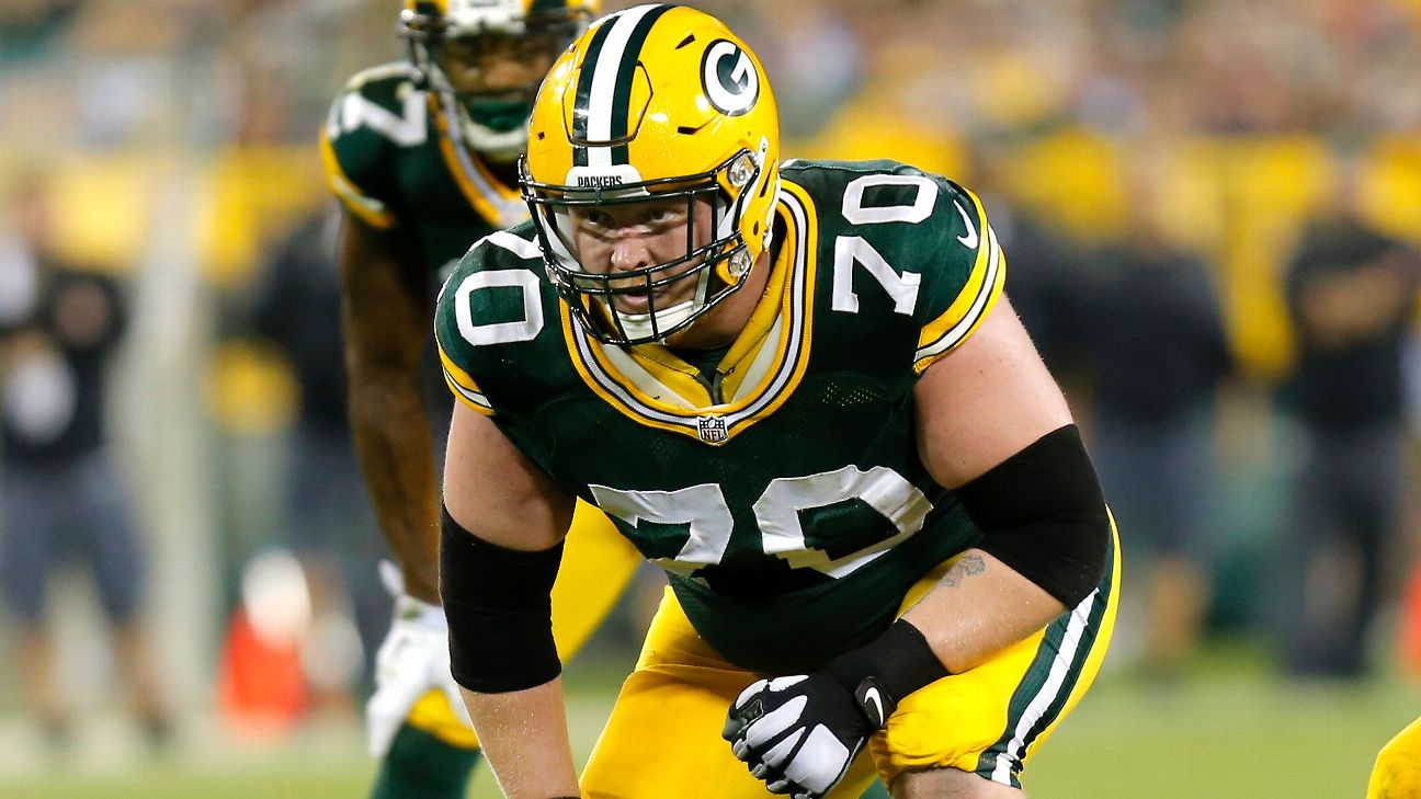 Green Bay Packers: The time has come to reward T.J. Lang