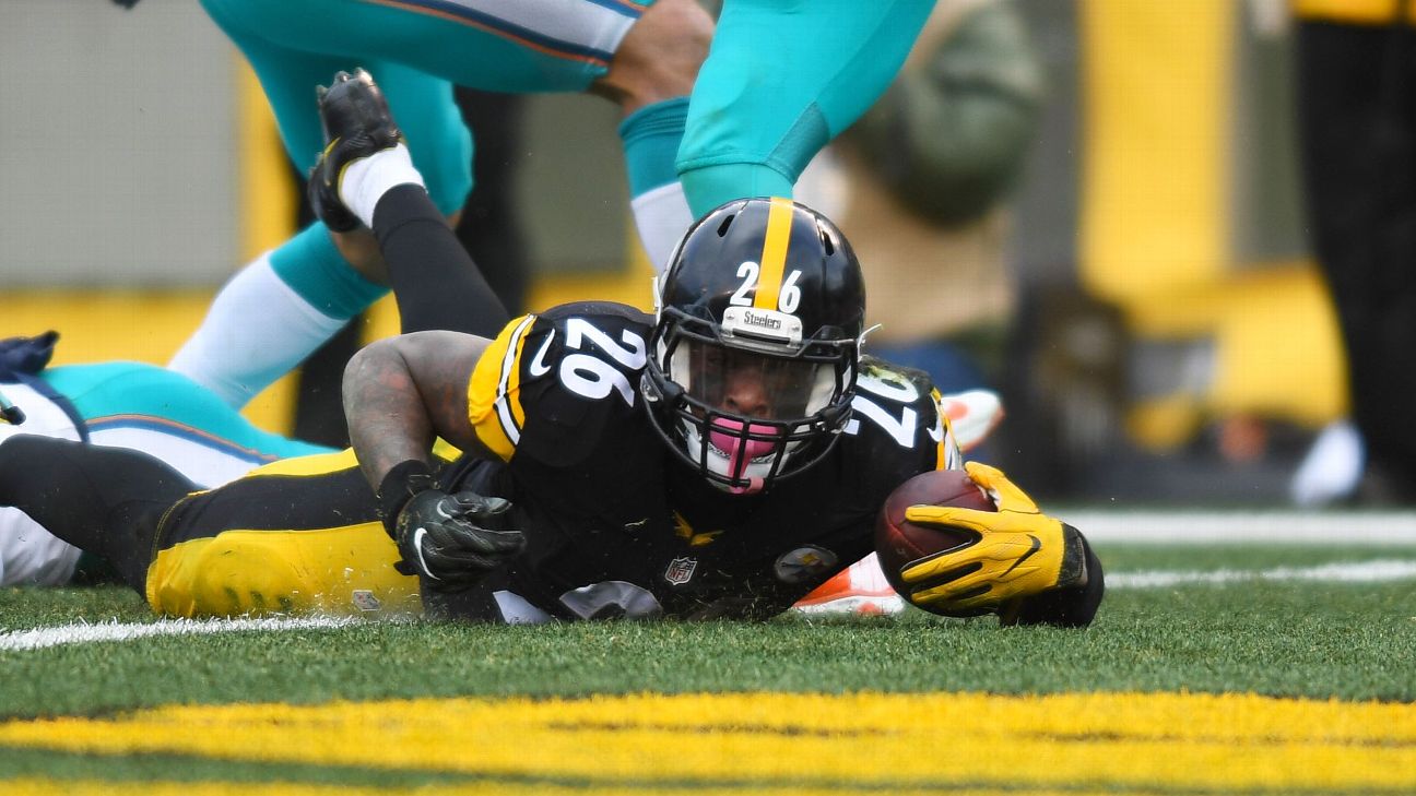 Bell powers Steelers past Dolphins, 30-12