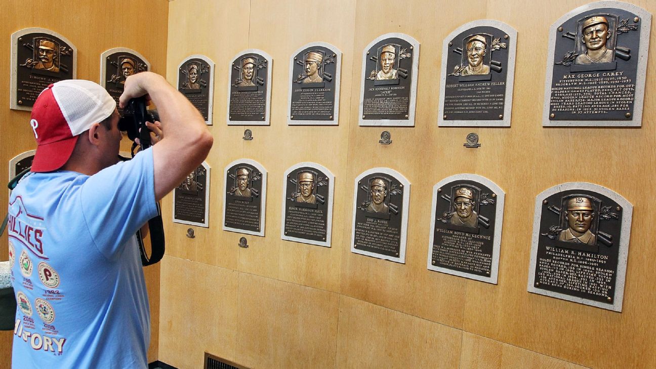 On Edgar Martinez's proudest day, he'll be thinking of the people