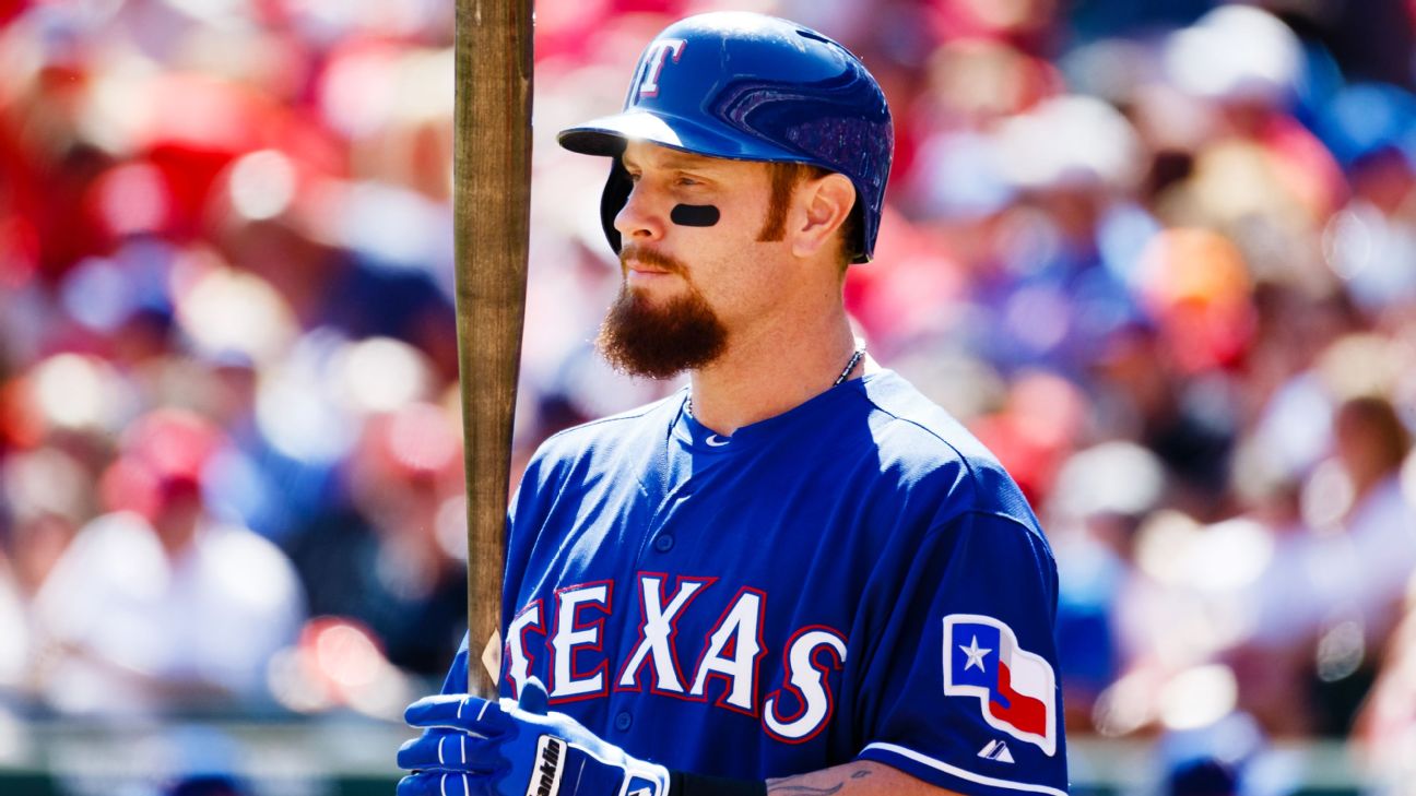 Rangers' Hamilton agrees to two-year, $24 million deal