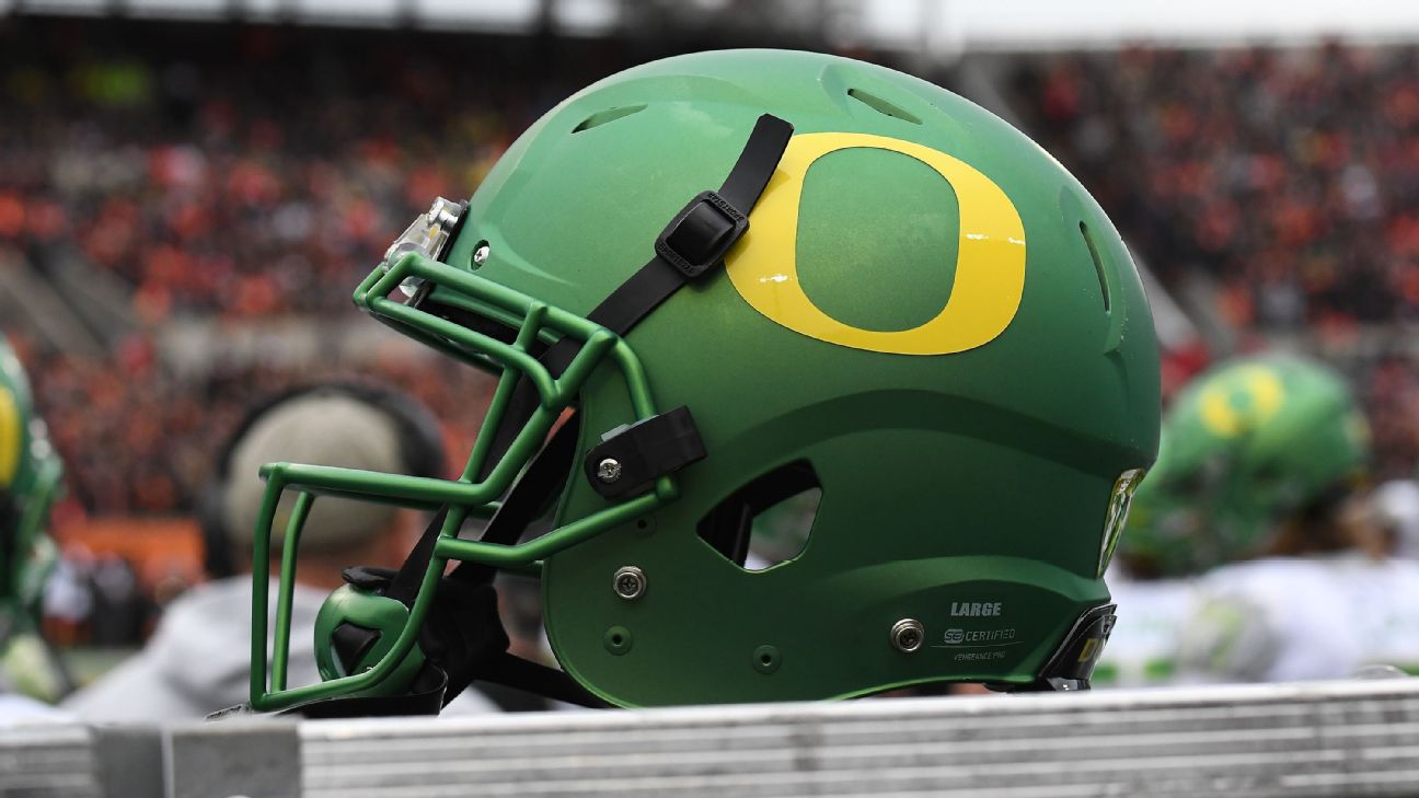 Oregon Ducks helmet [1296x729]