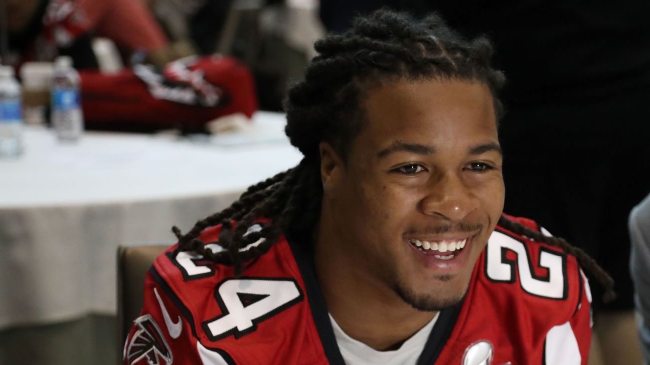 Devonta Freeman gives back on same Miami field that gave him his chance -  ESPN - Atlanta Falcons Blog- ESPN