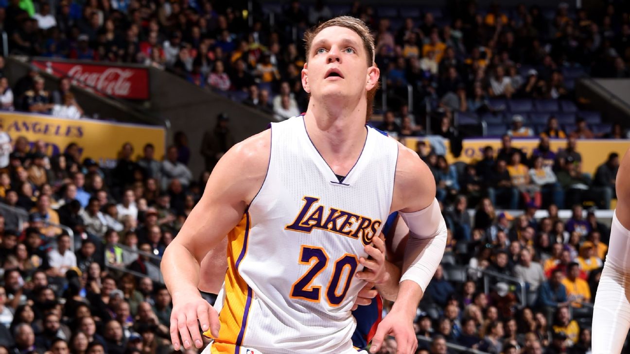 Timofey Mozgov gets MVP chants at free-throw line during Lakers-Suns  (VIDEO) - NBC Sports