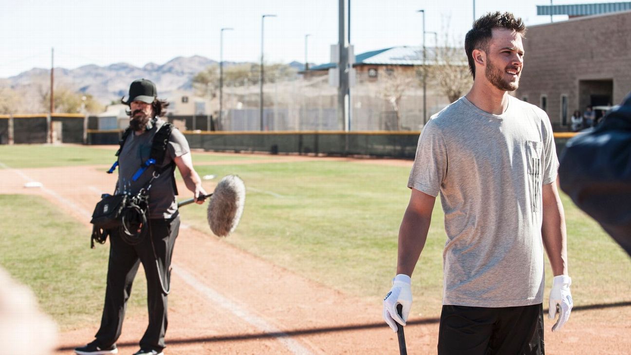 Kris Bryant poses as Mesa Community College transfer