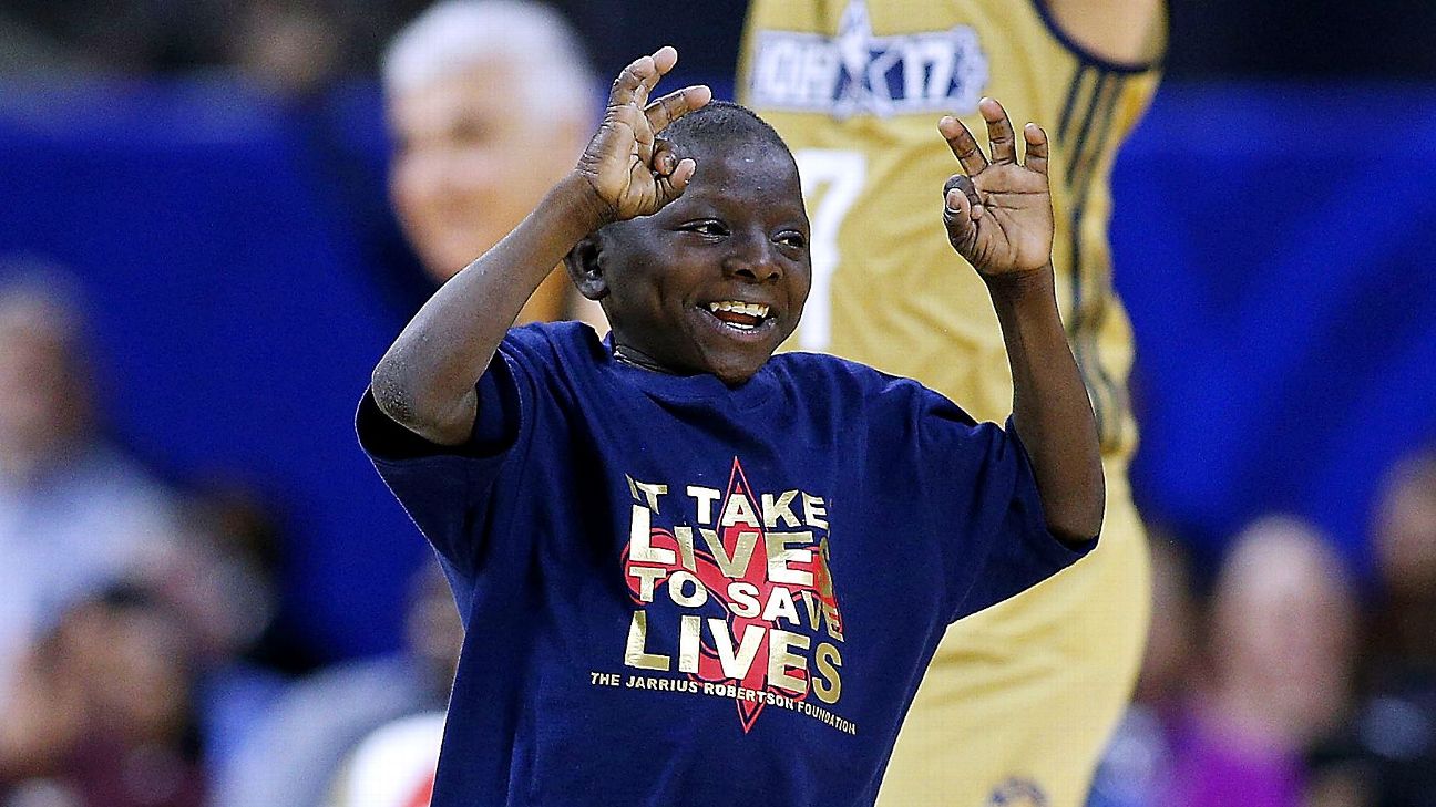 Saints Superfan With Chronic Liver Disease Gets Ultimate 'Who Dat' Surprise  - ABC News