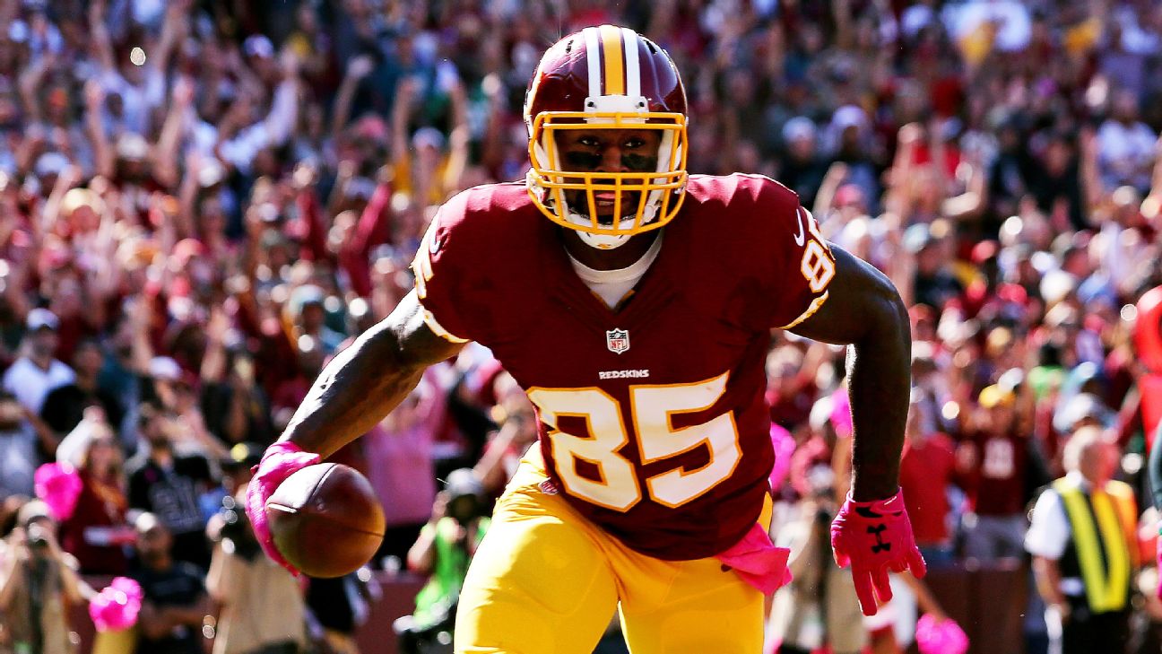 Vernon Davis, Junior Galette provide reminders of ability during