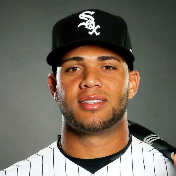 Chicago White Sox in no rush to plug in Moncada at 2B