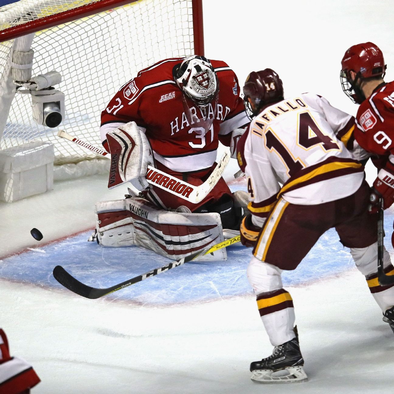 Minnesota-Duluth Bulldogs advance to NCAA men's hockey title game with ...