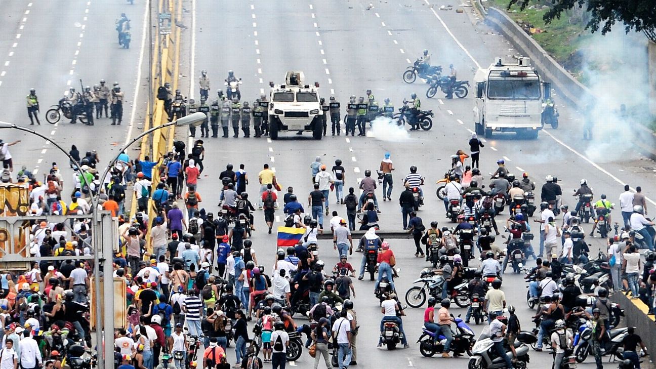 Francisco Cervelli joins Venezuelan protests and pleads with others to do  the same