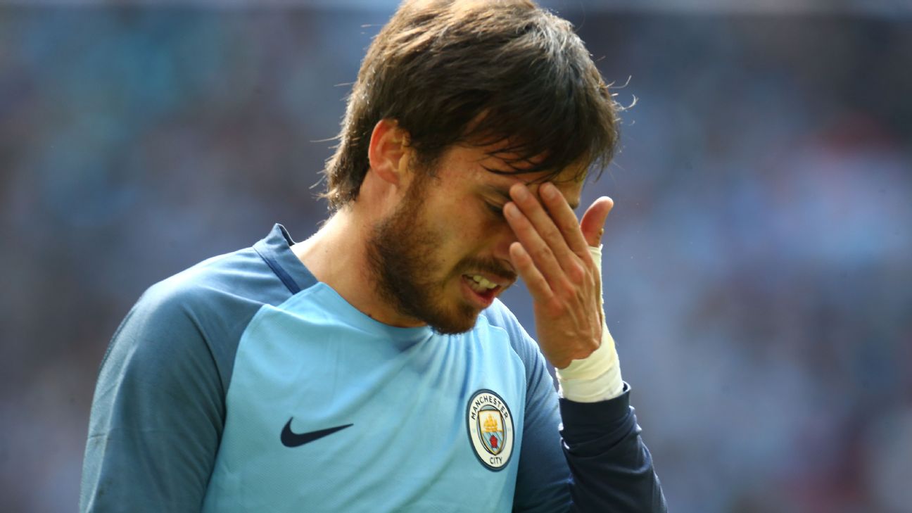 David Silva will retire from football aged 37 after suffering an anterior  cruciate ligament during a Real Sociedad training session this week :  r/soccer