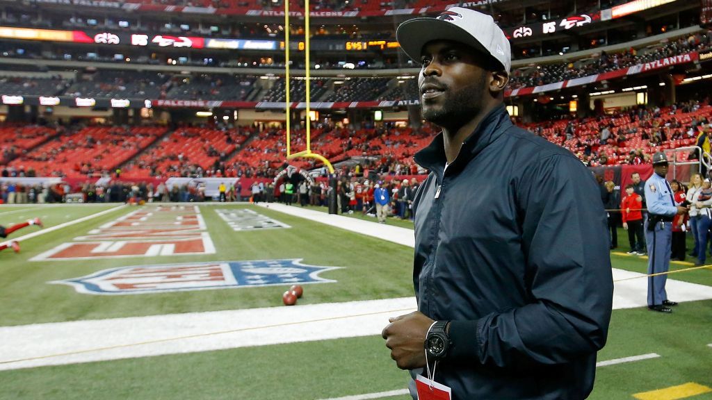 Michael Vick: Biography, NFL Quarterback, Fox Sports Commentator