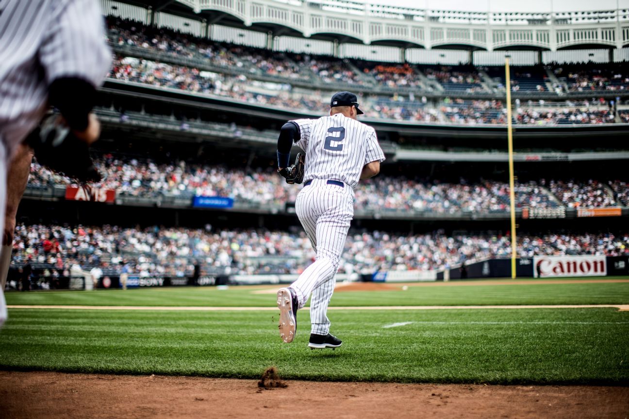 Derek Jeter's New York Yankees jersey the top-selling baseball