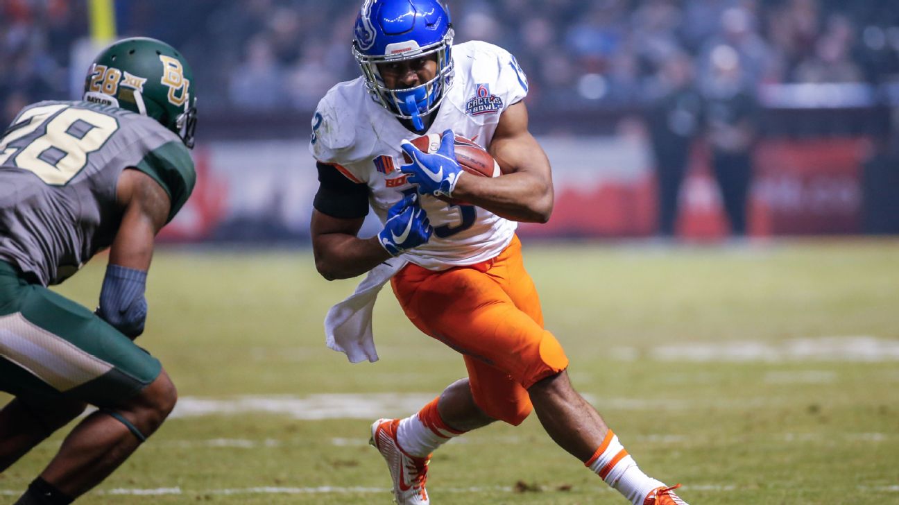 Atlanta Falcons sign former Tennessee Titans RB Jeremy McNichols