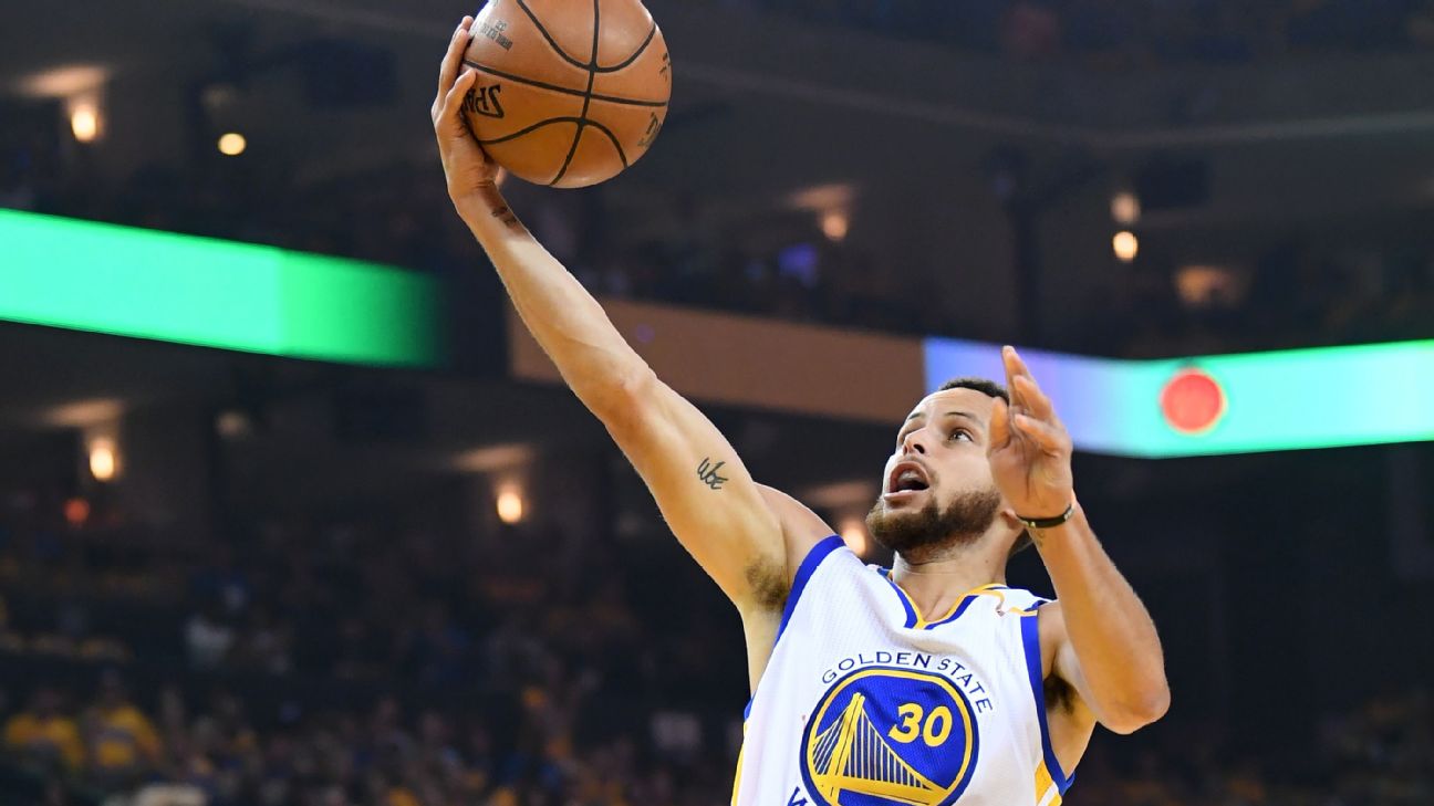 Stephen Curry regrets behind-the-back pass to Klay Thompson in