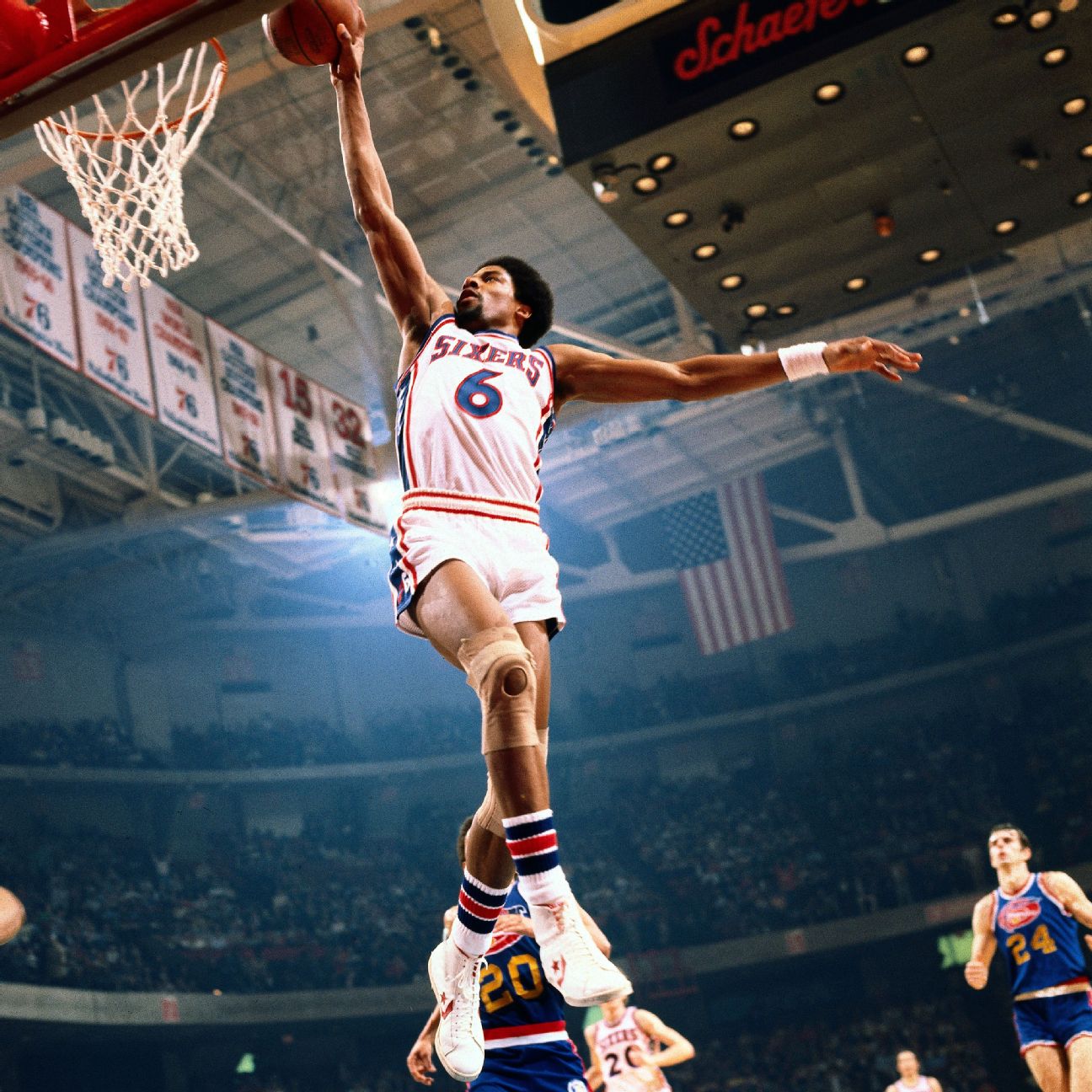 Philadelphia 76ers Moses Malone in action, blocking shot vs Los News  Photo - Getty Images