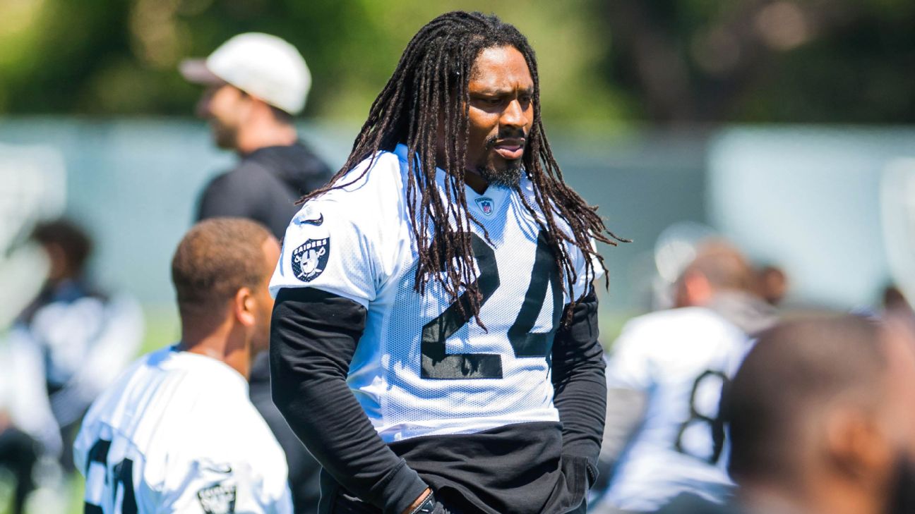 Marshawn Lynch Spotted Visiting Oakland Raiders Practice Facility - Daily  Snark