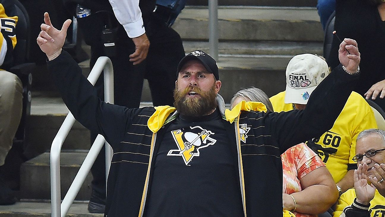 Ryan Shazier cheered at Pittsburgh Penguins' playoff opener