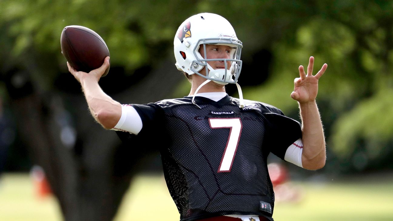 Drew Stanton practices, but Blaine Gabbert gets some reps with