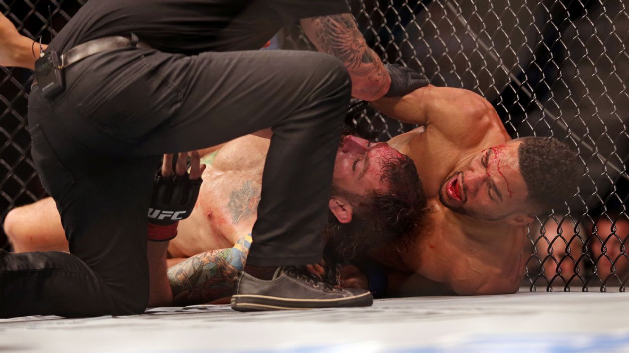 UFC Fight Night - Kevin Lee scores controversial submission win over Michael  Chiesa in Oklahoma City