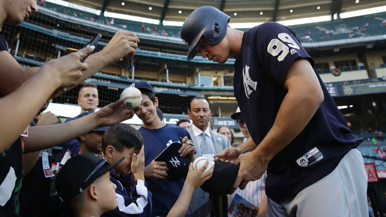 Judge hits 30th HR, breaks DiMaggio's mark for Yanks rookies