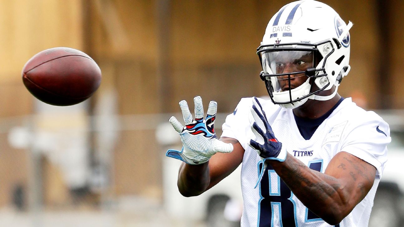 Tennessee Titans receiver Corey Davis in photos