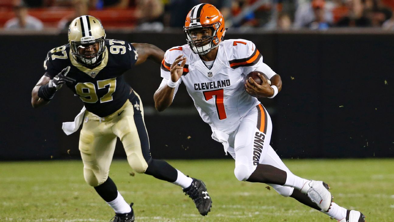 Cleveland Browns: DeShone Kizer helps and hurts team, himself