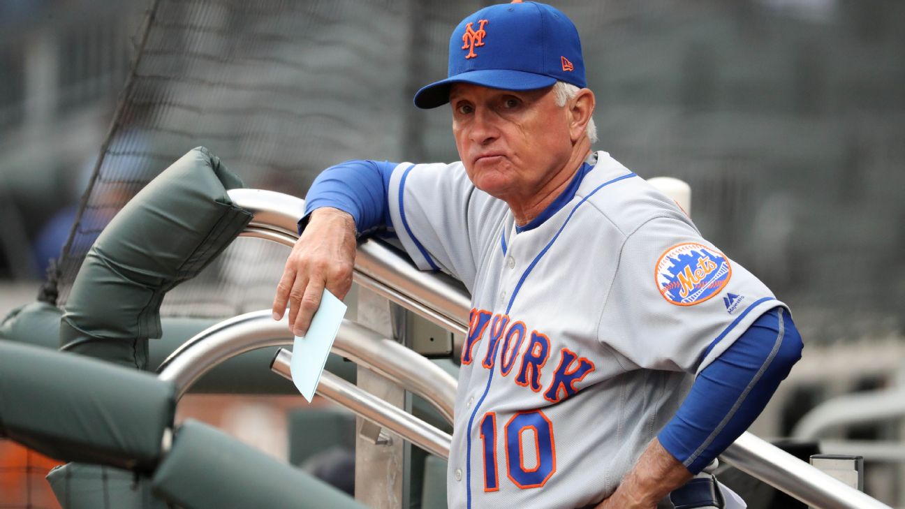 New York Mets manager Terry Collins (10) and San Francisco Giants