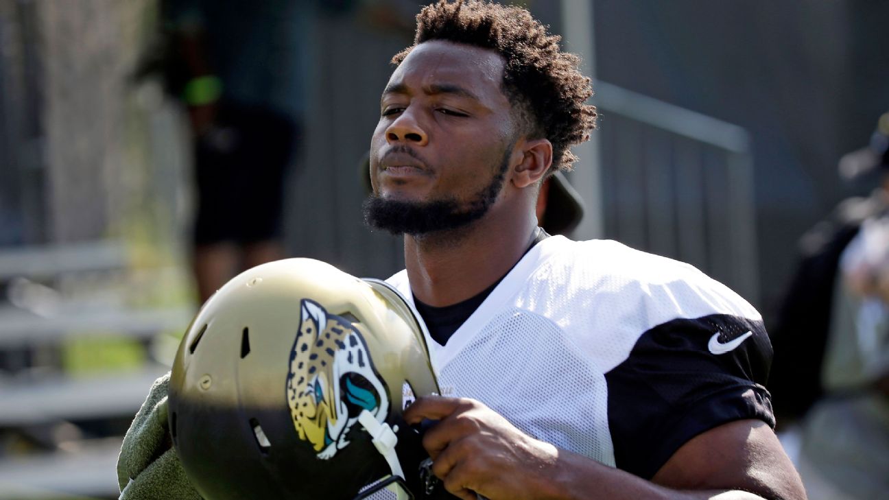 Dante Fowler Jr. of Jacksonville Jaguars tears ACL during first