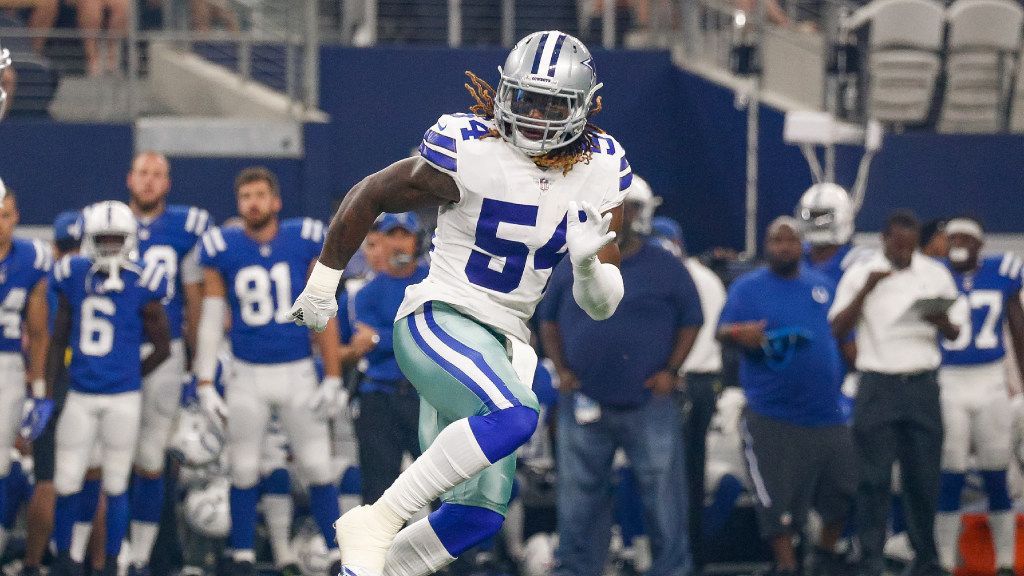 Dallas Cowboys middle linebacker Jaylon Smith (54) lines up against the  Chicago Bears during an NFL