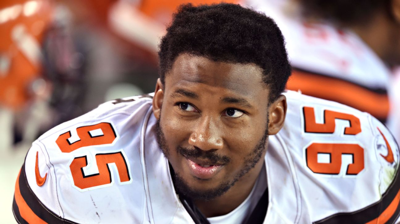 Cleveland Browns' Myles Garrett practices after foot issue