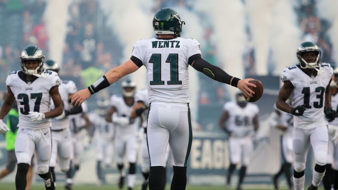 Carson Wentz preps for Bengals on short week