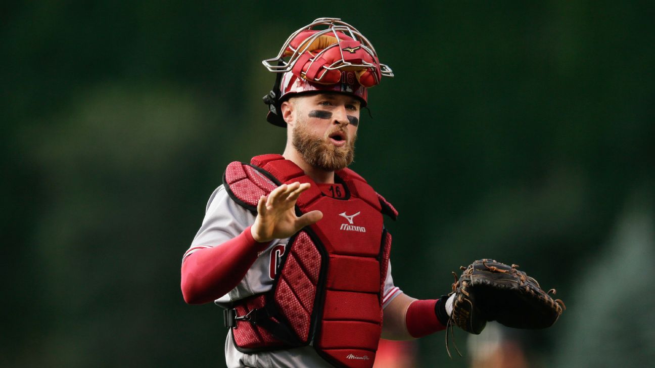 It's time for the Cincinnati Reds to move on from Tucker Barnhart