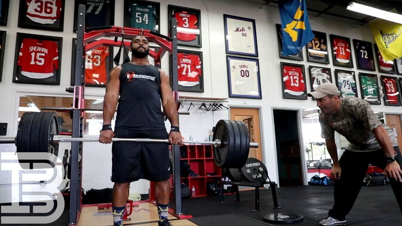 WATCH: Eagles' Johnson Deadlifts more than TWICE his body weight