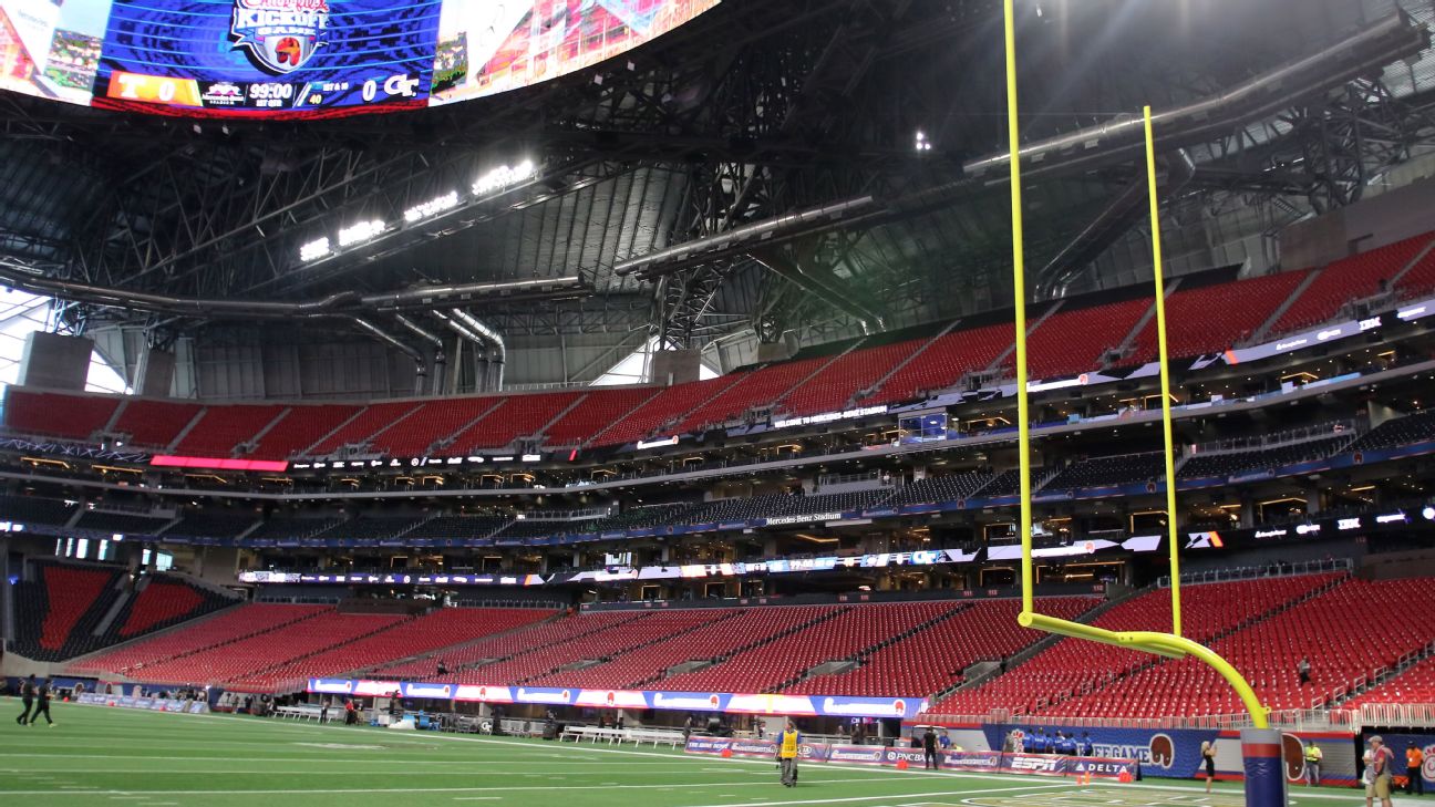 Mercedes-Benz Stadium's roof will be open for Falcons-Packers game, weather  permitting